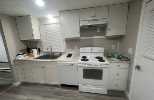 Buena Vista House | Modern 3-Bedroom Retreat Near Nature Trails and Parks