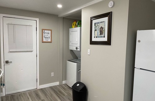 Buena Vista House | Modern 3-Bedroom Retreat Near Nature Trails and Parks