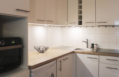Parc-de-Montsouris Apartment | Cozy Studio with Kitchen in Paris's 14th Arrondissement