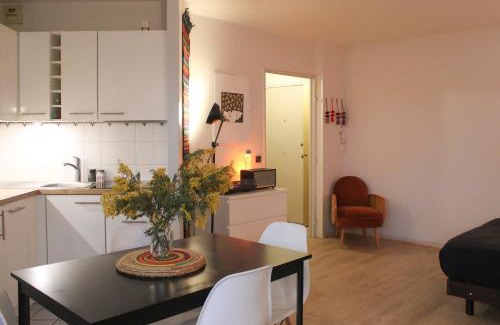 Parc-de-Montsouris Apartment | Practical Studio in Paris 14th with Family-Friendly Amenities