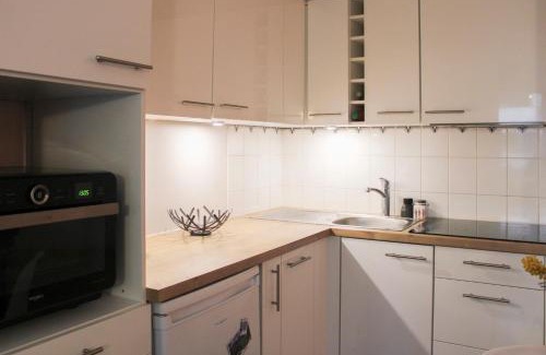 Parc-de-Montsouris Apartment | Practical Studio in Paris 14th with Family-Friendly Amenities