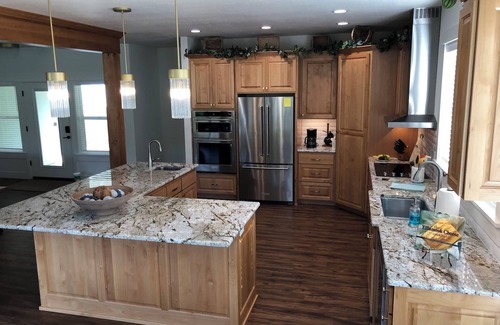 Walterville House | Beautiful Riverfront House with Ocean View & Breakfast