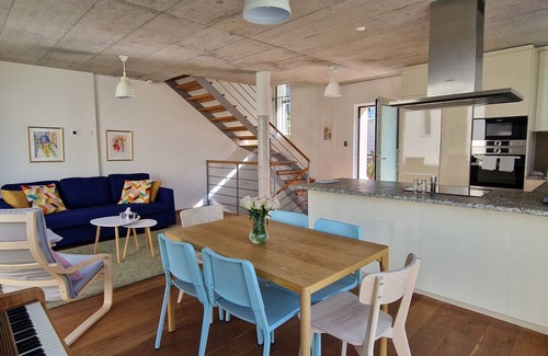 Gurmels Villa | Stylish Villa with Pool and Spa for a Relaxing Getaway