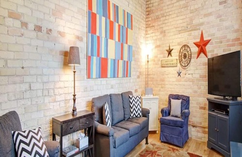 Telluride Condo | Pet-Friendly Getaway with Pool and Child Activities
