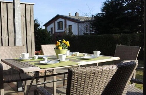 Alt Gaarz Apartment | Cozy Apartment in Ostseebad Rerik with Family Amenities