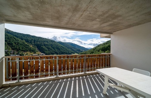 Allos Apartment | Charming Apart for 6 near the Ski Slopes