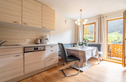 Gerlosbergeben Apartment | Cozy Farm Apartment with Kitchen & Breakfast Included