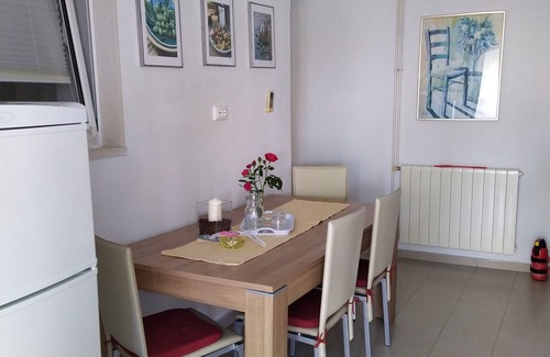Zrnovo Apartment | Idyllic Apartment with Ocean View and Pool - Guest Rated 10/10