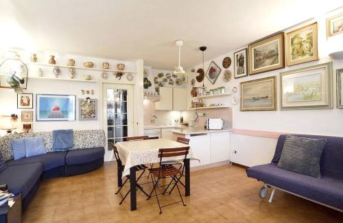 Pacengo Apartment | Relaxing Garden View Apartment in Pacengo, Pet Friendly