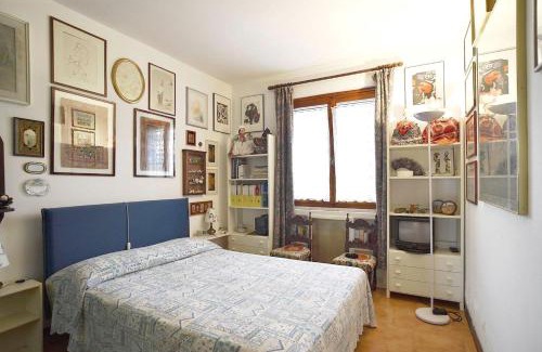 Pacengo Apartment | Relaxing Garden View Apartment in Pacengo, Pet Friendly