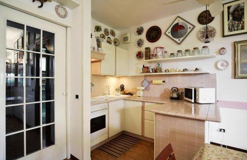 Pacengo Apartment | Relaxing Garden View Apartment in Pacengo, Pet Friendly