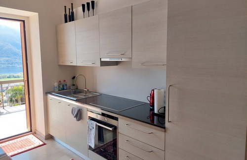 Locarno Apartment | Charming apartment on the 1st floor of a small residence on a sunny slope above