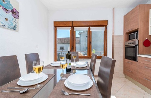 Okrug Gornji Apartment | Charming Apartment Domi