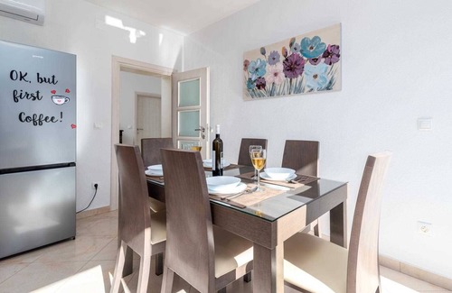 Okrug Gornji Apartment | Charming Apartment Domi