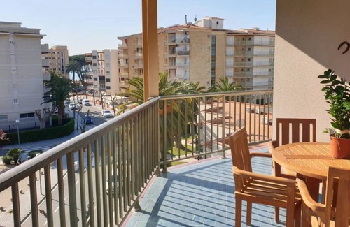 Vila-Seca Apartment | Prime Oceanfront Apartment Near Port Aventura & Ferrari Land