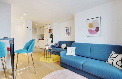 Quartier Saint-Ambroise Apartment | Cozy Retreat Near Marais with Spa and Family-Friendly Amenities