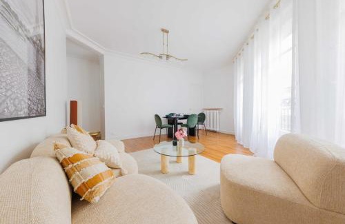 Quartier de Javel Apartment | Cozy Apartment Steps from Quais de Seine – 4-Star Stay