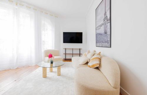 Quartier de Javel Apartment | Cozy Apartment Steps from Quais de Seine – 4-Star Stay