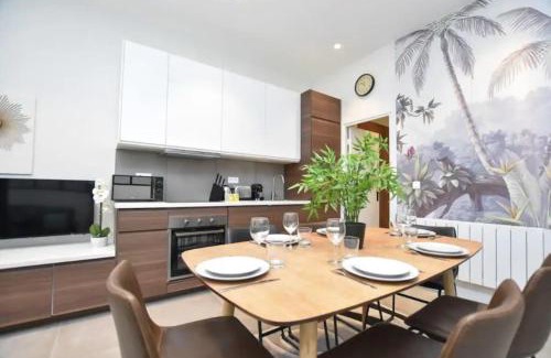 Saint-Vincent-de-Paul Apartment | Family-Friendly 4-Star Apartment Near Gare du Nord