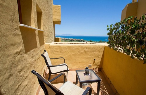 Puerto de la Duquesa Apartment | Beachside Apartment with Ocean View and Top Reviews