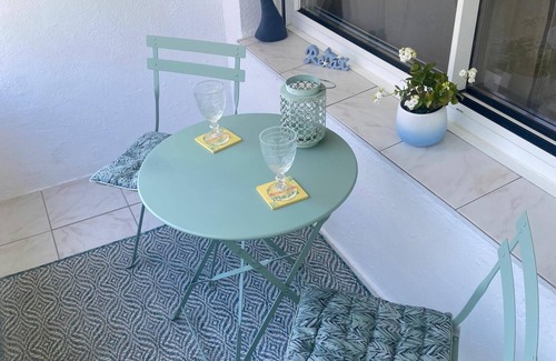 Santa Margarida Apartment | Beachfront Apartment in Roses with Pool and Sea Views