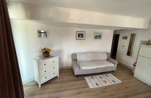 Cove Tri Zala (Zrnovo) Apartment | Cozy Apartment for Two in Beautiful Korčula with Breakfast