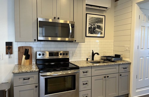 Flemington Apartment | Top-Rated Apartment in Flemington with Breakfast & Kitchen