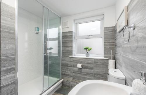 Andover Apartment | Family-Friendly Apartment in Andover with Smart TV & Netflix