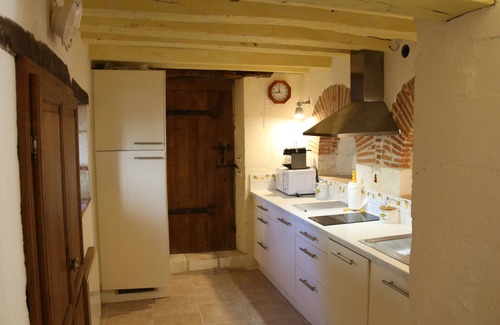 Allemans Apartment | Elegant Apartment in a 16th Century Mansion with Ocean View
