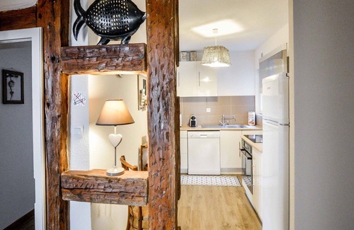 Riquewihr Apartment | Historic Alsatian Apartment with Pool & Lake View