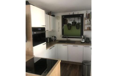 Ovelgoenne Apartment | Inviting Apartment in Husum with Pool and Pet-Friendly Perks