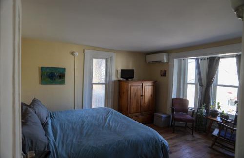 Biddeford Apartment | Charming apartment in lovely Biddeford w AC, WiFi