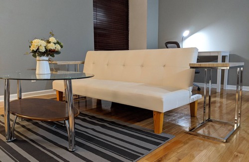 Midtown Crossing Condo | Family-Friendly Apartment in Midtown Omaha with Kitchen