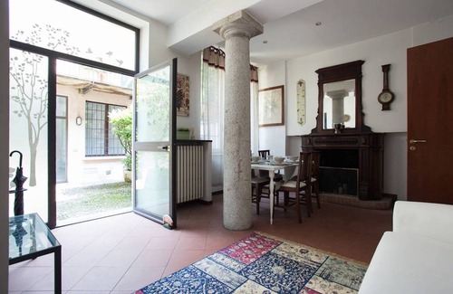 Navigli Apartment | Perfect Apartment in Navigli with Spa and Breakfast Included