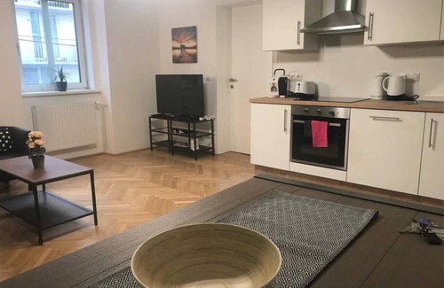 Ottakring Apartment | Explore Arbio I: Family-Friendly Apartment in Ottakring