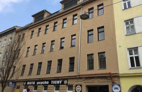 Ottakring Apartment | Explore Arbio I: Family-Friendly Apartment in Ottakring