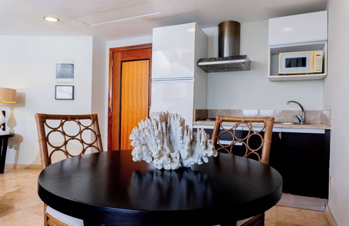 Puerto Bahia Apartment | Charming Apartment in Puerto Bahía The Bannister with Balcony and Sea View.