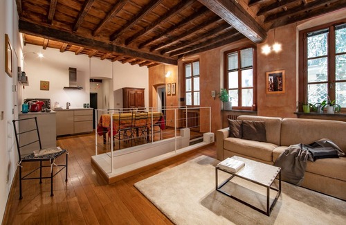 Roman Quarter Apartment | Family-Friendly Apartment in Quadrilatero Romano, Pet Welcome