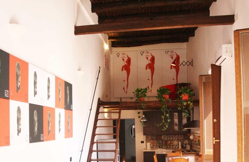 Historical Center Apartment | Historic Apartment25: Rated 10/10 with Family-Friendly Amenities