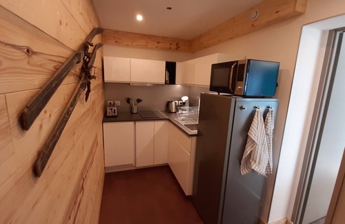 Mizoen Apartment | Inviting Apartment with Spa and Lake Views in Oisans