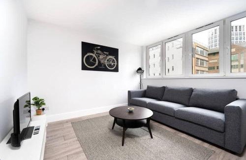 St Luke's Apartment | Elegant Apartment in the Pleydell Estate - Rated 8.2/10