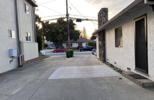 Rose Garden Apartment | Inviting Apartment in the Heart of Silicon Valley