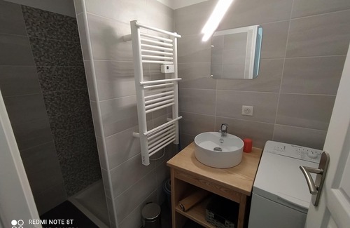 Saint Sozy Apartment | Inviting Apartment "Le Célé" with Pool & Breakfast Included