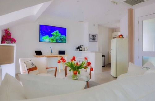 Cannes City Centre Apartment | Oceanfront Apartment Loft Croisette with Breathtaking Views