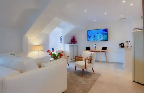 Cannes City Centre Apartment | Oceanfront Apartment Loft Croisette with Breathtaking Views