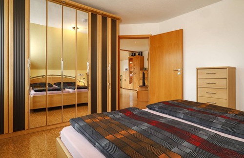 Neukirch Apartment | Top-Rated Apartment “Merk” with Balcony & Garden Retreat