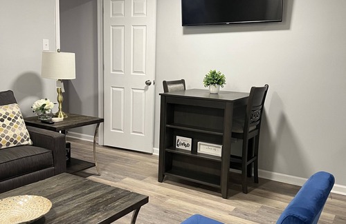 Richmond Apartment | Inviting Apartment Steps from Byrd Park with Spa Amenities