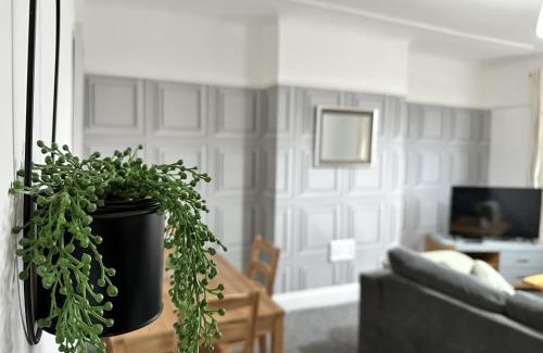 Huyton Apartment | Top-Rated Apartment Near Broad Green Hospital for Families
