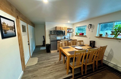 Cordova Apartment | Charming Apartment on Eyak Lake