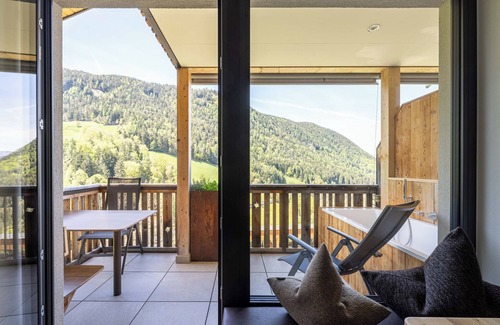 Collepietra Apartment | Inviting Apartment “Sonnleiten Sonnenalm” with Mountain Views